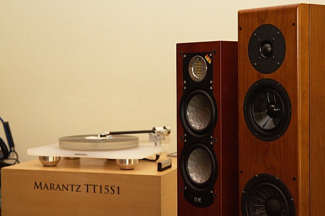 Elac Viena Acoustic 2007 Audio Show marantz